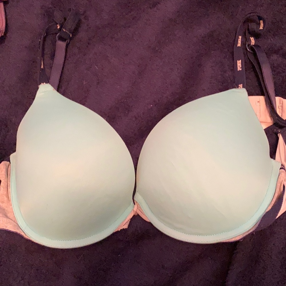Vs bra